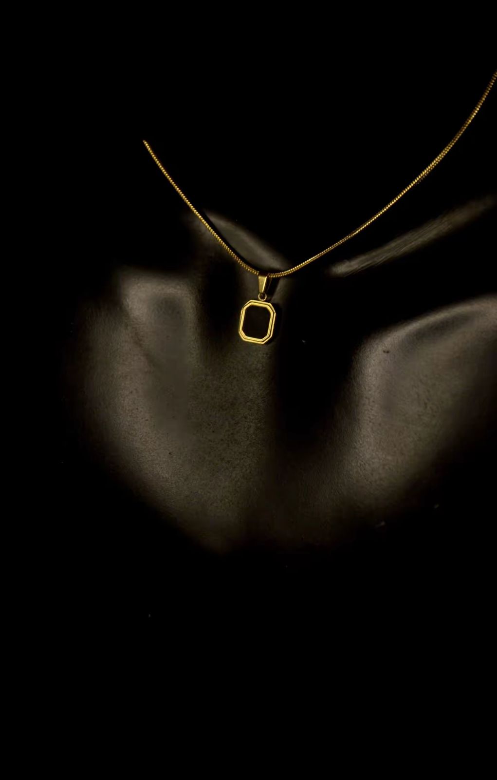 Stylish Black Stone Pendant - Gold Plated, 1 Pc